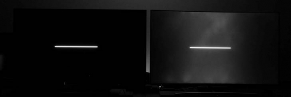 OLED TV(왼쪽)와 LCD TV의 명암비 비교. LCD TV에는 빛샘 현상이 관찰된다. /사진=디스플레이메이트
