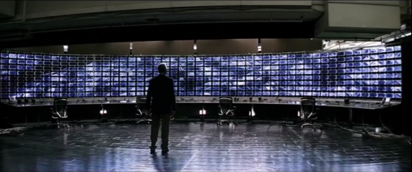 영화 다크나이트에서 고주파 송수신을 이용해 3차원 공간을 시각화 한 모습. UWB 기술이 고도로 발전하면 이 같은 서비스도 현실이 될 수 있다. /사진=다크나이트 영화 중