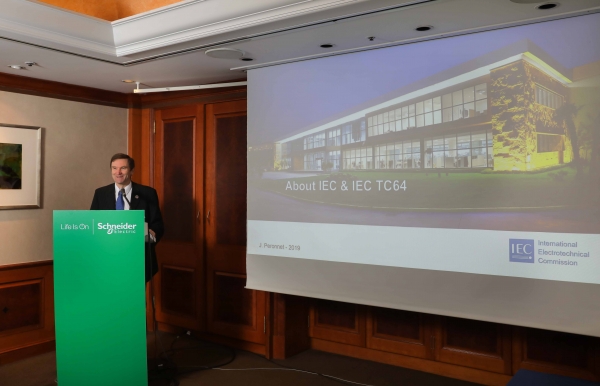 슈나이더일렉트릭이 2021년 1월부터 시행되는 KEC도입을 앞두고 IEC 60364 및 KEC 기자간담회를 개최했다./슈나이더일렉트릭