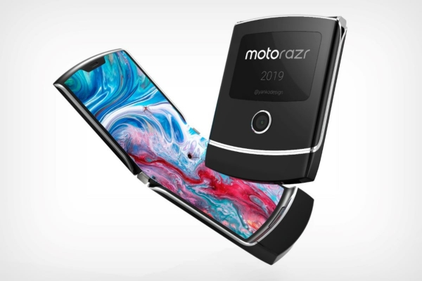 모토로라가 출시한 클램쉘 타입의 폴더블 스마트폰 '레이저'. /사진=모토로라