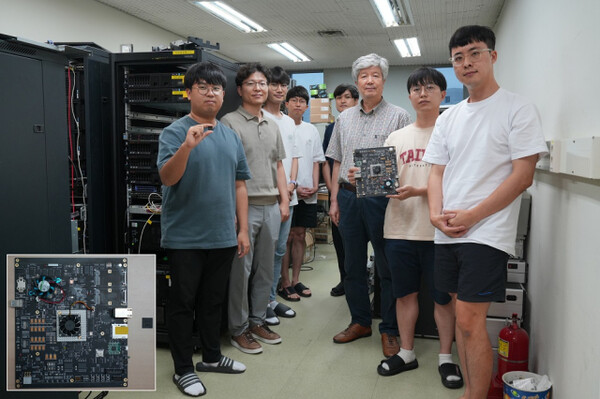 KAIST 전기및전자공학부 윤찬현, 김주영 교수 연구팀. 왼쪽부터 김준수 석사과정, 김주영 교수, 고건우 석사과정, 전민수 박사과정, 김성환 박사, 윤찬현 교수, 이창하 박사과정, 김태우 박사과정. /사진=KAIST