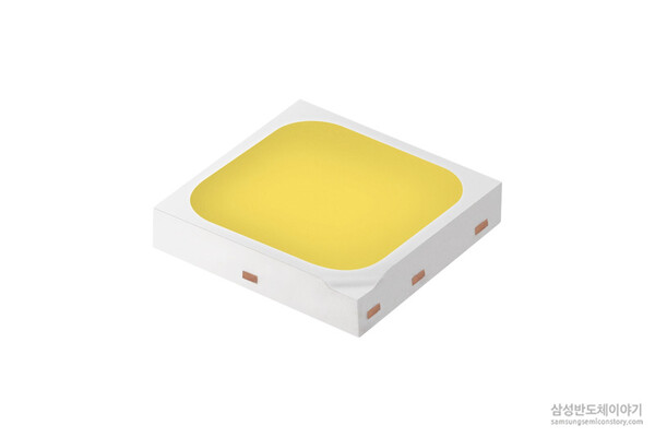 백색광을 내는 LED는 청색 LED 칩에 노란색 형광체를 도포해 만든다. /사진=삼성전자