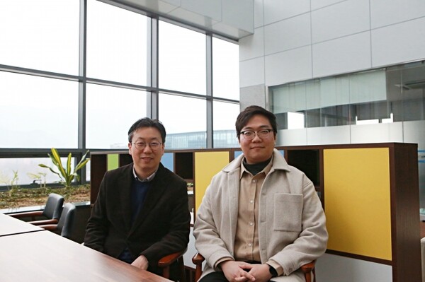 DIGIST 에너지공학과 이윤구(왼쪽) 교수, 김종윤 석박사통합과정생. /사진=DIGIST