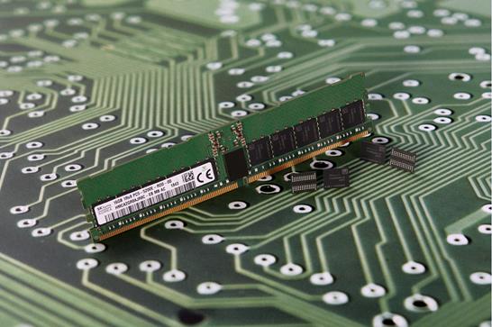 SK하이닉스가 개발한 DDR5 D램 모듈.