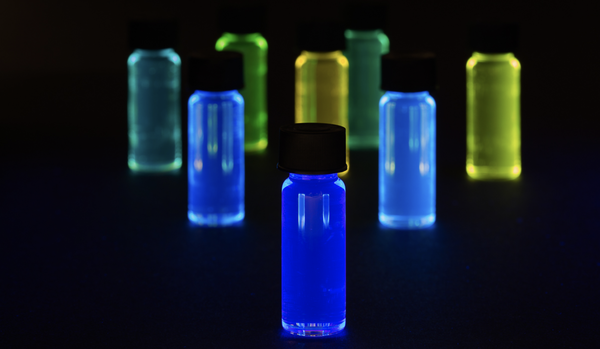 OLED용 유기재료. /사진=Cynora