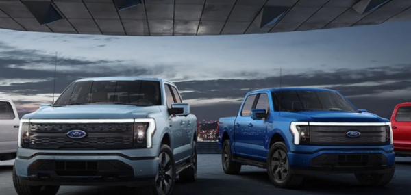 포드의 전기 픽업트럭인 2022년형 F-150 라이트닝. /사진=포드