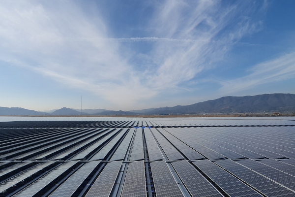 전남 고흥에 위치한 남정 수상 태양광 발전소 모습. /사진=LS전선