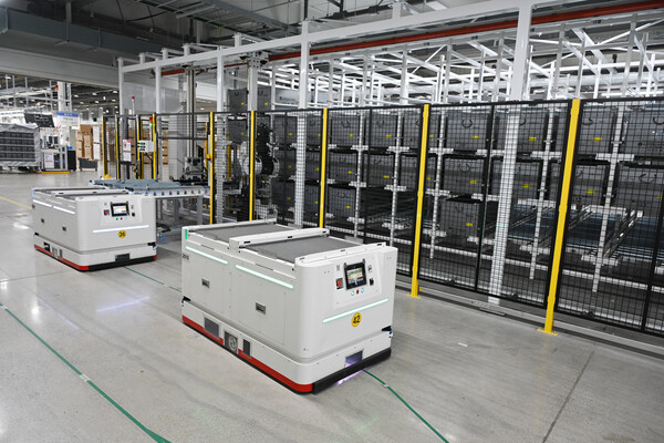 ▲스마트팩토리 솔루션이 적용된 경남 창원 LG스마트파크 냉장고 생산라인.