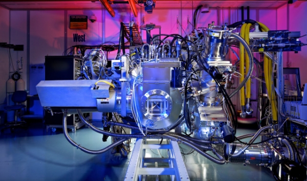 ASML EUV 노광장비에 장착된 광원. /사진=사이머