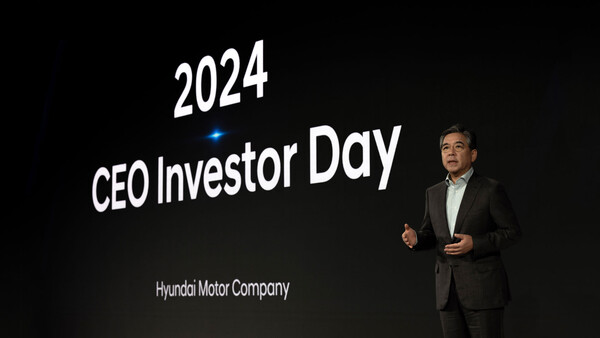 ▲장재훈 현대차 사장이 28일 서울 여의도 콘래드 호텔에서 열린 '2024 CEO 인베스터 데이'에서 새로운 중장기 전략 '현대 웨이'를 발표하고 있다./사진 제공=현대자동차