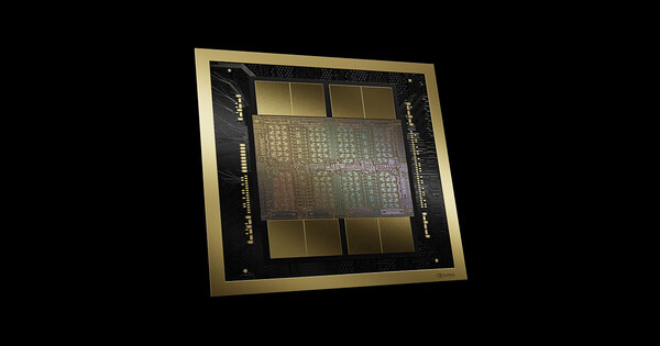 엔비디아 '블랙웰' GPU. 블랙웰은 TSMC CoWoS-L 기술이 사용된 첫 양산칩이다. /사진=엔비디아