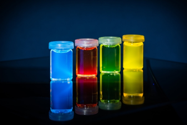 OLED용 유기재료. /사진=머크