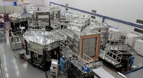 에이치앤이루자가 생산한 디스플레이 장비. /사진=에이치앤이루자 홈페이지